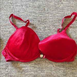 Victoria Secret push up Women's Bra 🌸bundle and save!!